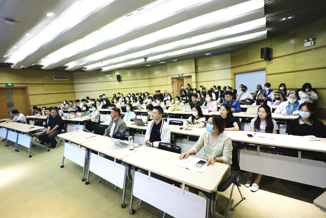 馮帥章:暨南大學經濟學院院長馮帥章訪問管理學院